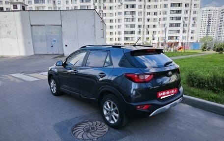 KIA Stonic, 2020 год, 1 750 000 рублей, 10 фотография