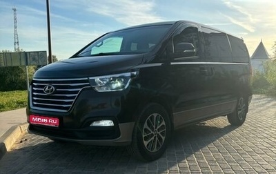 Hyundai Grand Starex Grand Starex I рестайлинг 2, 2018 год, 3 050 000 рублей, 1 фотография