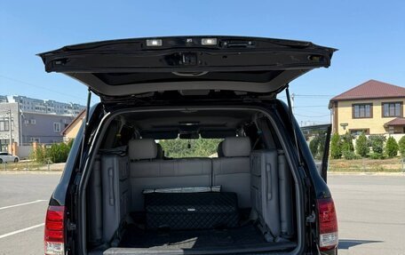 Toyota Land Cruiser 100 рестайлинг 2, 2001 год, 2 200 000 рублей, 10 фотография