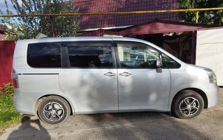 Toyota Noah III, 2008 год, 1 275 000 рублей, 2 фотография