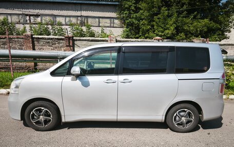 Toyota Noah III, 2008 год, 1 275 000 рублей, 9 фотография