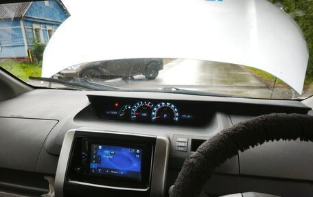 Toyota Noah III, 2008 год, 1 275 000 рублей, 10 фотография