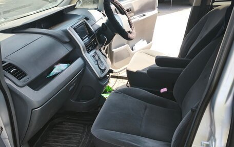 Toyota Noah III, 2008 год, 1 275 000 рублей, 11 фотография