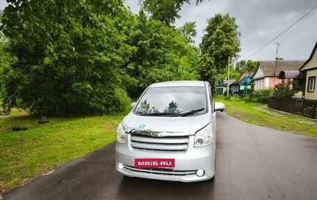 Toyota Noah III, 2008 год, 1 275 000 рублей, 20 фотография