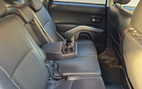 Mitsubishi Outlander III рестайлинг 3, 2011 год, 1 050 000 рублей, 5 фотография