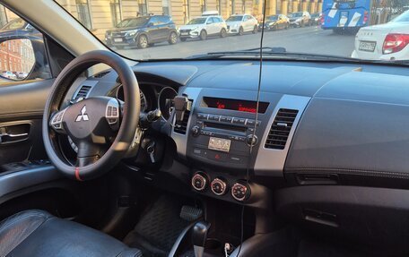 Mitsubishi Outlander III рестайлинг 3, 2011 год, 1 050 000 рублей, 6 фотография
