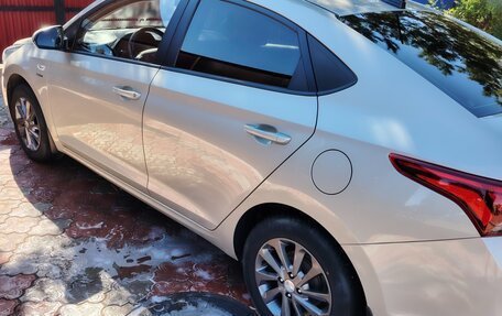 Hyundai Solaris II рестайлинг, 2019 год, 1 650 000 рублей, 2 фотография