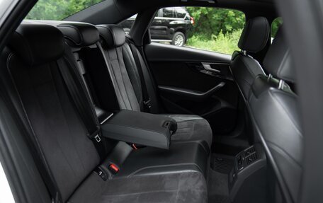 Audi A4, 2016 год, 2 550 000 рублей, 18 фотография