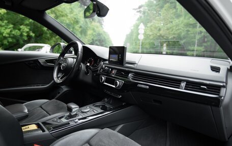 Audi A4, 2016 год, 2 550 000 рублей, 17 фотография