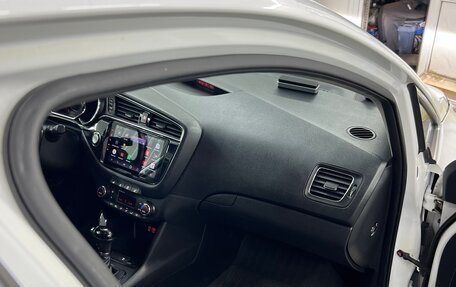 KIA cee'd III, 2016 год, 1 550 000 рублей, 31 фотография