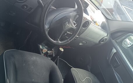 Peugeot Partner II рестайлинг 2, 2004 год, 350 000 рублей, 3 фотография