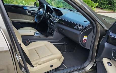 Mercedes-Benz E-Класс, 2009 год, 1 790 000 рублей, 32 фотография