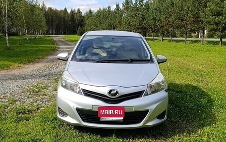 Toyota Vitz, 2011 год, 690 000 рублей, 2 фотография