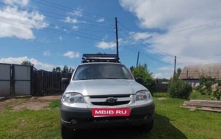 Chevrolet Niva I рестайлинг, 2010 год, 620 000 рублей, 2 фотография