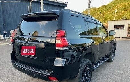Toyota Land Cruiser Prado 150 рестайлинг 2, 2022 год, 4 100 000 рублей, 4 фотография