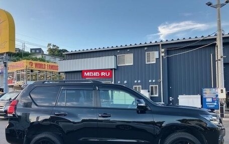 Toyota Land Cruiser Prado 150 рестайлинг 2, 2022 год, 4 100 000 рублей, 8 фотография