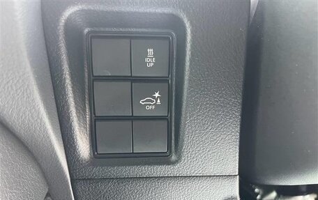 Toyota Land Cruiser Prado 150 рестайлинг 2, 2022 год, 3 990 000 рублей, 16 фотография