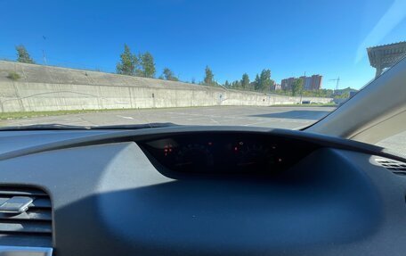 Toyota Ractis I, 2010 год, 790 000 рублей, 6 фотография