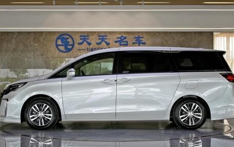 Buick GL8 III, 2022 год, 3 190 000 рублей, 5 фотография
