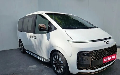 Hyundai Staria, 2022 год, 4 130 000 рублей, 2 фотография