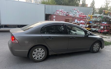 Honda Civic VIII, 2005 год, 240 000 рублей, 3 фотография