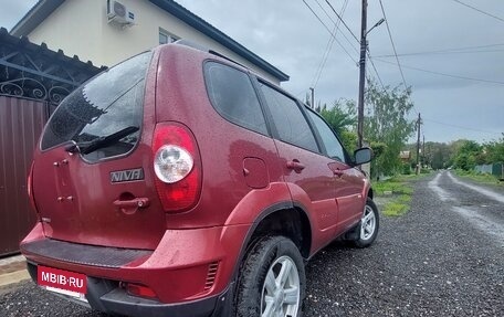 Chevrolet Niva I рестайлинг, 2016 год, 670 000 рублей, 3 фотография