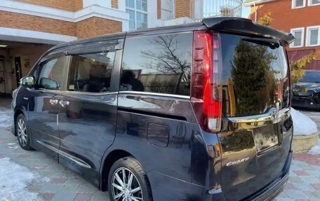 Toyota Esquire I, 2016 год, 2 100 000 рублей, 2 фотография