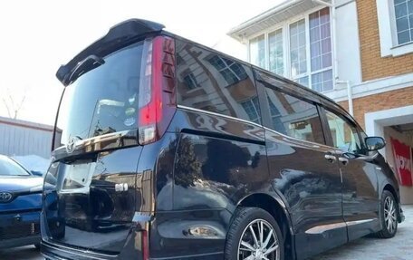 Toyota Esquire I, 2016 год, 2 100 000 рублей, 5 фотография