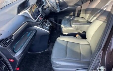 Toyota Esquire I, 2016 год, 2 100 000 рублей, 21 фотография