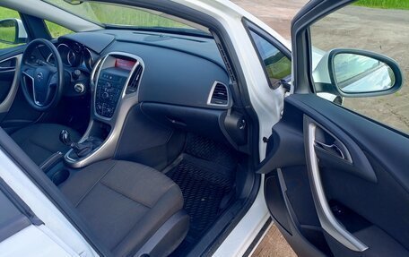 Opel Astra J, 2011 год, 700 000 рублей, 10 фотография