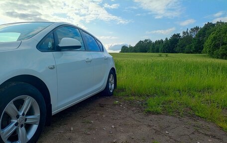 Opel Astra J, 2011 год, 700 000 рублей, 23 фотография