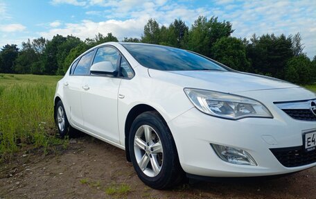 Opel Astra J, 2011 год, 700 000 рублей, 20 фотография