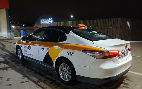 Toyota Camry, 2019 год, 1 650 000 рублей, 4 фотография