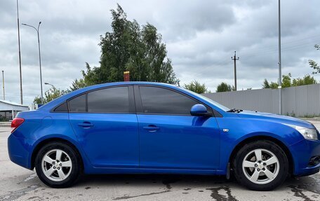 Chevrolet Cruze II, 2011 год, 749 000 рублей, 2 фотография