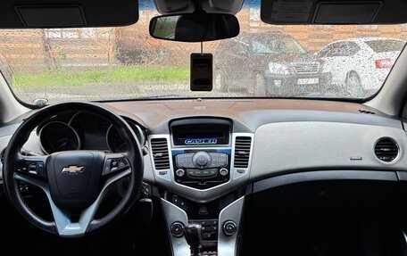 Chevrolet Cruze II, 2011 год, 749 000 рублей, 9 фотография