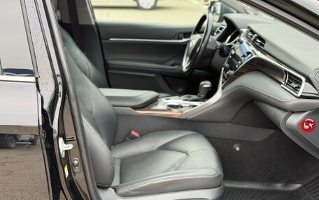 Toyota Camry, 2018 год, 2 700 000 рублей, 17 фотография