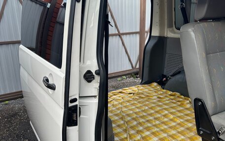Volkswagen Caravelle T5, 2006 год, 1 200 000 рублей, 8 фотография