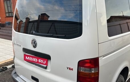 Volkswagen Caravelle T5, 2006 год, 1 200 000 рублей, 6 фотография
