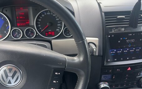 Volkswagen Touareg III, 2009 год, 1 690 000 рублей, 2 фотография