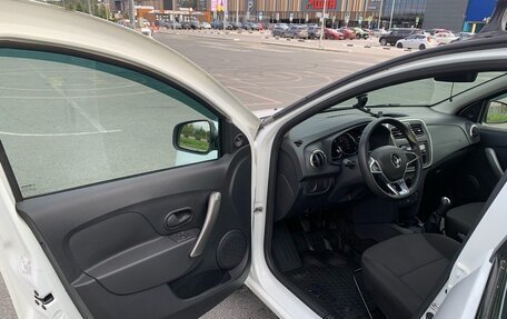 Renault Logan II, 2019 год, 868 000 рублей, 16 фотография