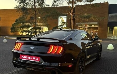 Ford Mustang VI рестайлинг, 2020 год, 2 300 000 рублей, 3 фотография