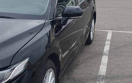 Toyota Camry, 2021 год, 1 950 000 рублей, 5 фотография