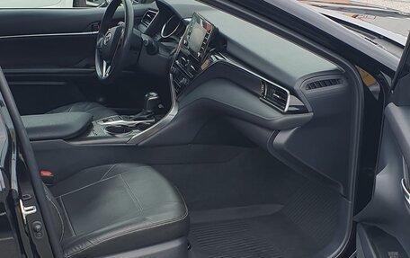 Toyota Camry, 2021 год, 1 950 000 рублей, 11 фотография