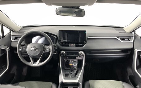 Toyota RAV4, 2024 год, 4 650 000 рублей, 12 фотография