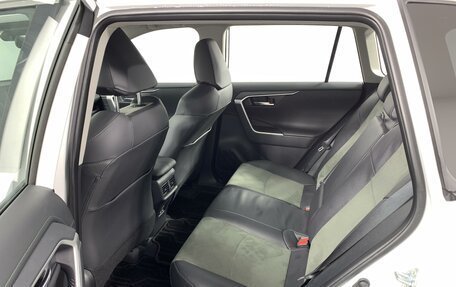 Toyota RAV4, 2024 год, 4 650 000 рублей, 23 фотография