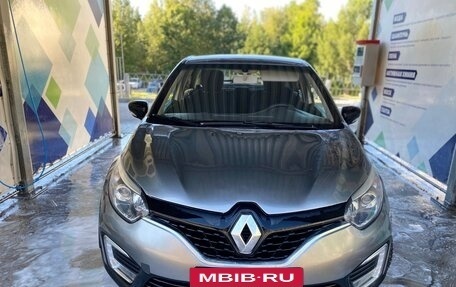 Renault Kaptur I рестайлинг, 2017 год, 770 000 рублей, 3 фотография