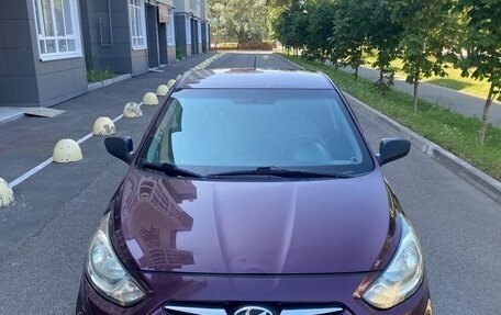 Hyundai Solaris II рестайлинг, 2011 год, 850 000 рублей, 1 фотография