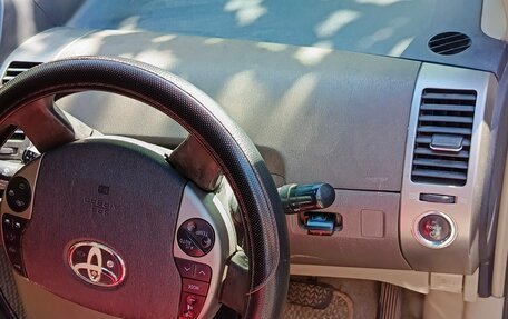 Toyota Prius, 2008 год, 650 000 рублей, 1 фотография