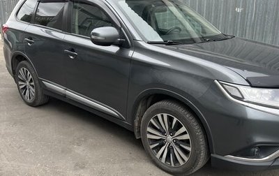 Mitsubishi Outlander III рестайлинг 3, 2019 год, 1 750 000 рублей, 1 фотография