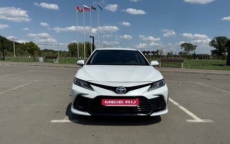 Toyota Camry, 2021 год, 2 990 000 рублей, 5 фотография